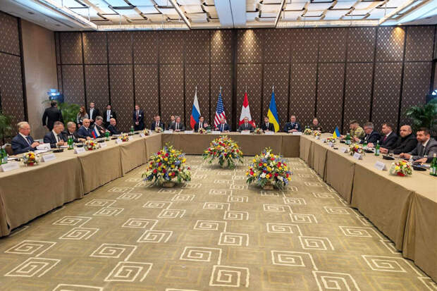 В сети появились первые кадры из зала переговоров по Украине в Женеве