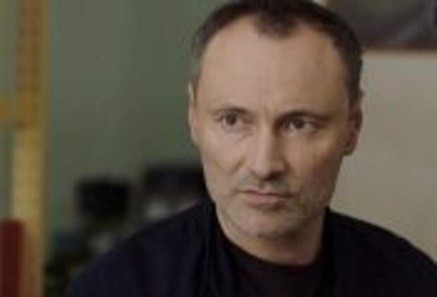 Шоу-бизнес: Влюбился с первого взгляда, но из роддома не забрал: Как выглядит негламурная жена харизматичного актёра Ульянова, которую он обидел 20 лет назад