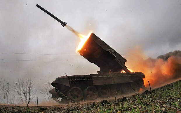 Российские "Солнцепёки" ликвидировали боевиков ВСУ в лесном массиве