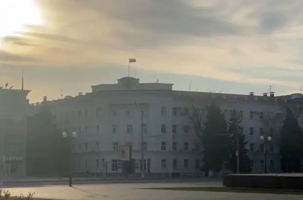 В Херсоне на месте падения ракеты ВСУ нашли деталь с серийным номером