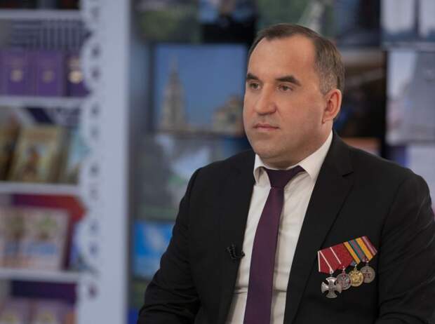 Андрей Дубровский поздравил жителей Тульской области с Днем защитника Отечества