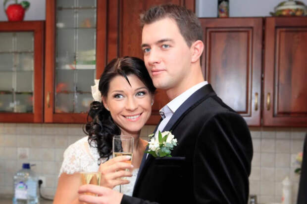 Муж актрисы Екатерины Волковой показал фото с их свадьбы