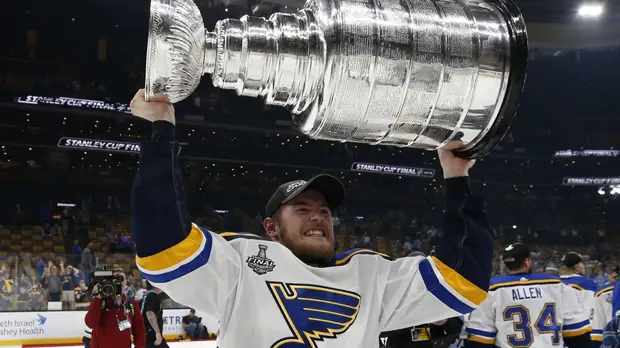 «Сент-Луис» cделал предложение о продлении контракта хоккеисту Барбашёву