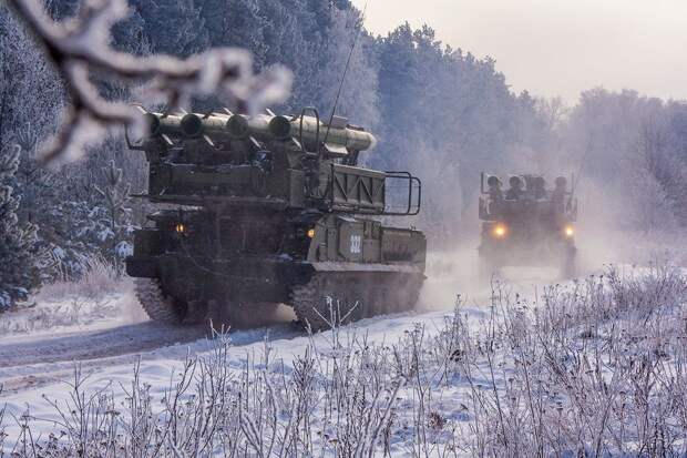 Средства ПВО за сутки сбили две авиабомбы и 109 беспилотников ВСУ