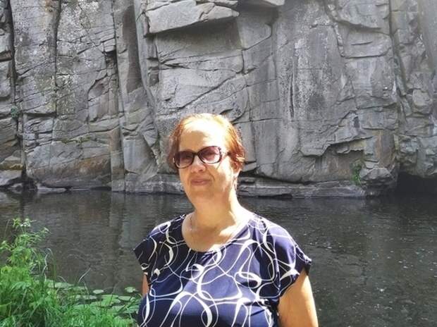 Осквернившая могилу российского морпеха жительница Крыма попросила пощады