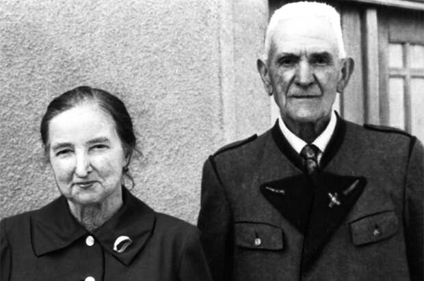 Мария и Иоганн Лангталеры, спасшие в годы Второй Мировой войны двух советских офицеров (Михаил Рыбчинский и Николай Цемкало), которые бежали из концлагеря Маутхаузен.