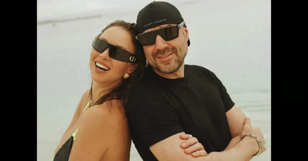 "Каждый из нас чей-то бывший". Полина Диброва в бикини устроила фотосессию с Романом Товстиком на Мальдивах