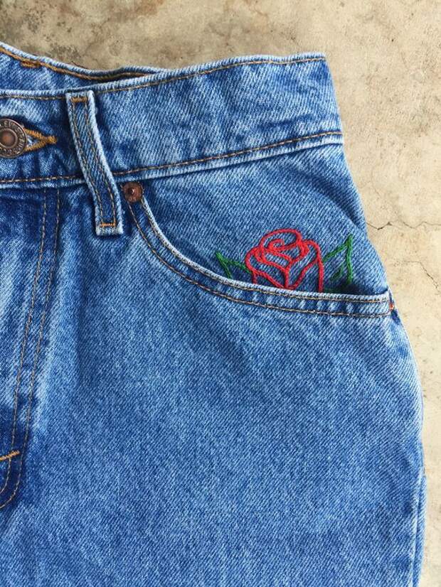 Простая, но крутая вышивка по джинсовой ткани: 20 классных идей