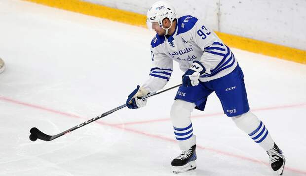 Защитника «Динамо» Сергеева дисквалифицировали на три матча и оштрафовали за физическое воздействие на судью