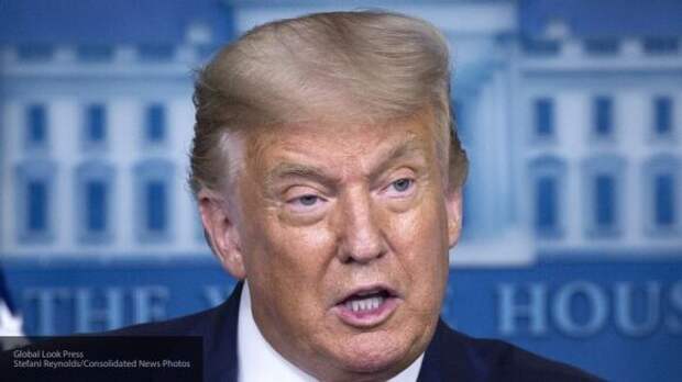 Несколько сотрудников администрации Трампа объединились против него Несколько сотрудников администрации Трампа объединились против него