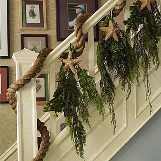 Дизайн интерьера. Потрясающие идеи украшения лестниц к Рождеству (65) (500x500, 181Kb)