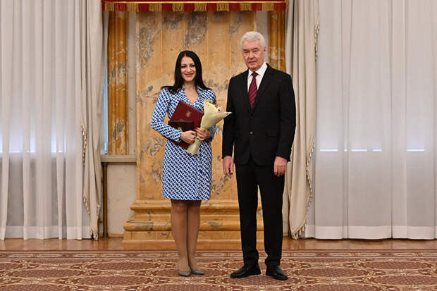 Собянин наградил премией мэра Москвы корреспондента "АиФ" Шаблинскую