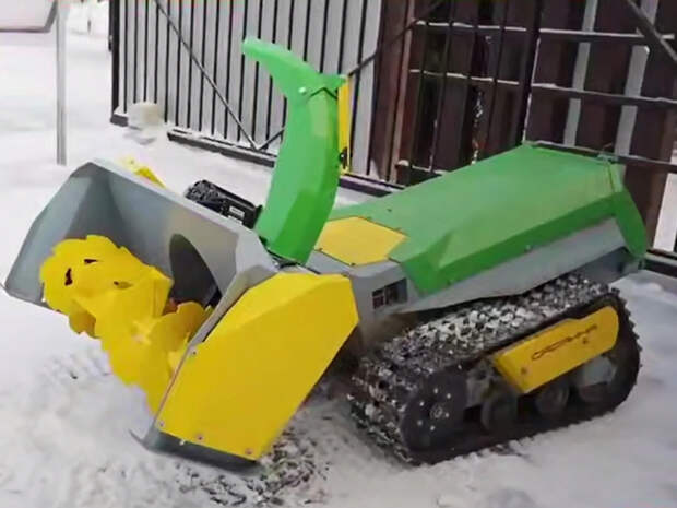 В Подмосковье на борьбу со снегом вышли роботы