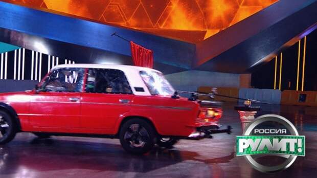 Виталий Петров мастерски порезал яйца в крутом заносе