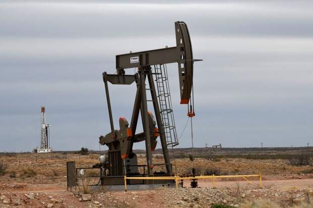 Число буровых установок в США снизилось впервые за восемь недель -- Baker Hughes
