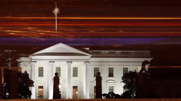 Белый дом отслеживает ситуацию со сбоем в работе социальных сетей