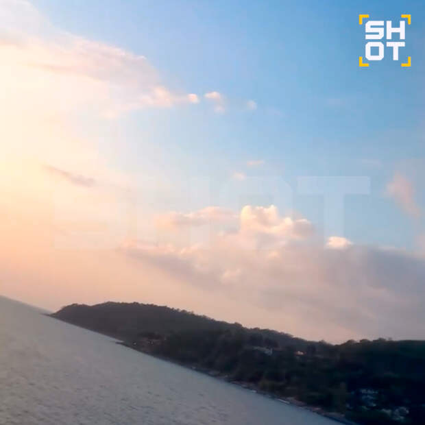 Россияне упали в океан с высоты 50 метров в Таиланде и попали на видео