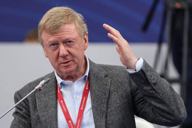 Омич показал Чубайса в нацистской форме и был наказан