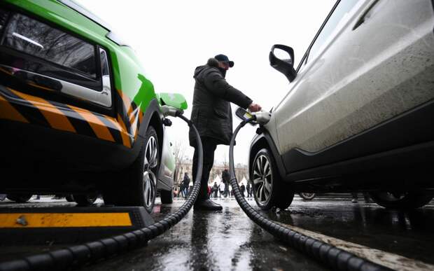 Названы реальные цены на гибриды и электромобили в России