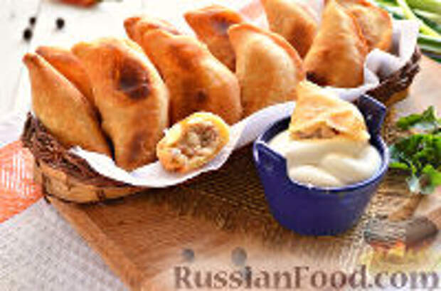 Фото к рецепту: Жареные пирожки с мясом