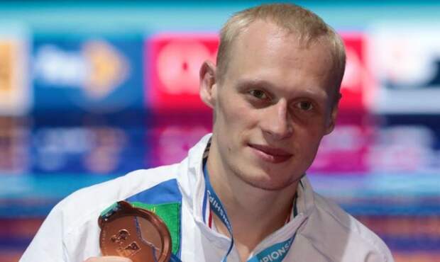 В финале на 3-метровом трамплине россиянин Илья Захаров сумел финишировать третьим. 