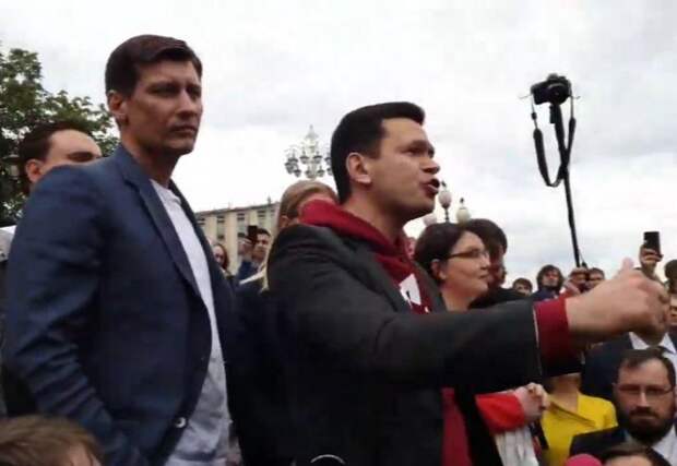 Майдан – провальный план! Как шестерки Навального опозорились на митинге Майдан – провальный план! Как шестерки Навального опозорились на митинге соболь, протесты, либералы