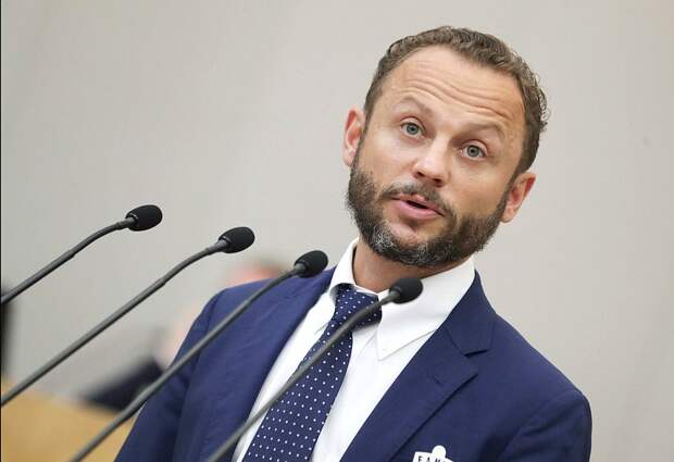 Федяев: штрафов за отсутствие зимней резины уже нет, но менять ее рано