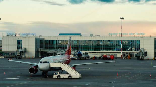 В аэропорту Пулково сняты ограничения на прием и выпуск воздушных судов