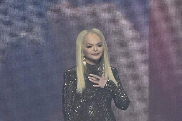 Лариса Долина проигнорировала вопросы журналистов после концерта