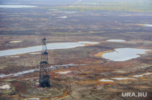 Природа Ямало-Ненецкого автономного округа, экология, осень, добыча нефти, озеро, водоем, нефтяная вышка, природа ямала, природные ресурсы