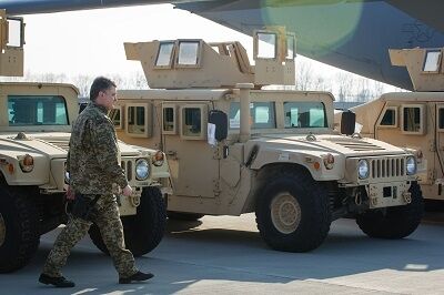 Военный эксперт Тарас Чмут о помощи США: Машины не ездят, беспилотники падают