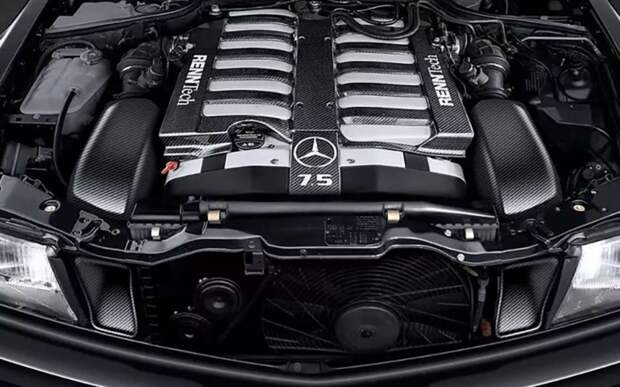 Тюнеры возродили культовый Мерседес и оснастили его мотором от суперкара