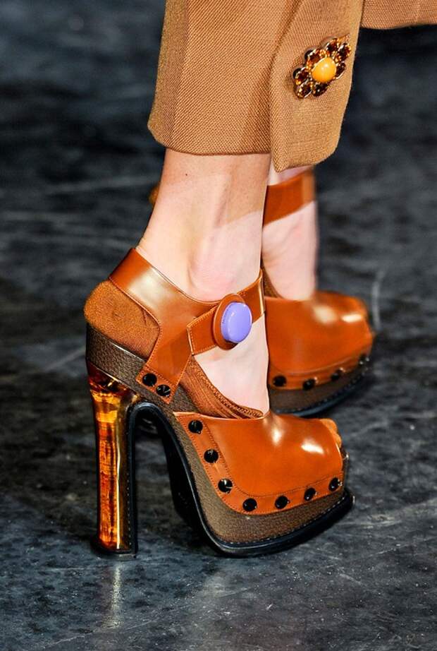 Louis Vuitton Fall 2012 Details F76VwYOErbMx