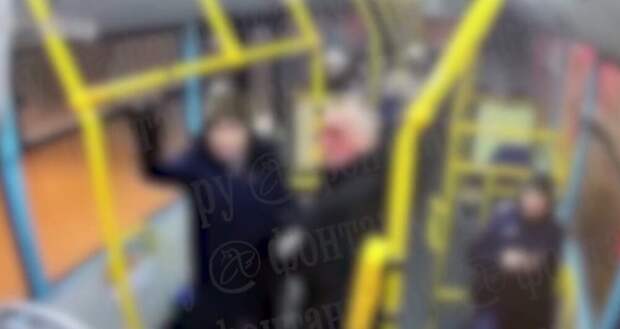 Подросток выстрелил в лицо другому пассажиру автобуса