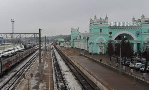 Проход к поездам изменился: в Смоленске начался ремонт ж/д вокзала