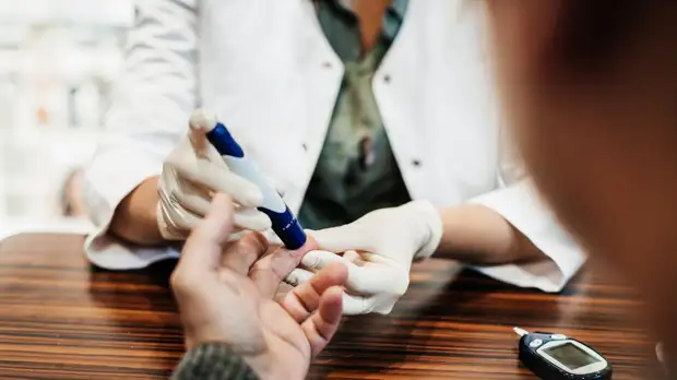 Врач Кутушов рассказал, как контролировать уровень сахара в крови