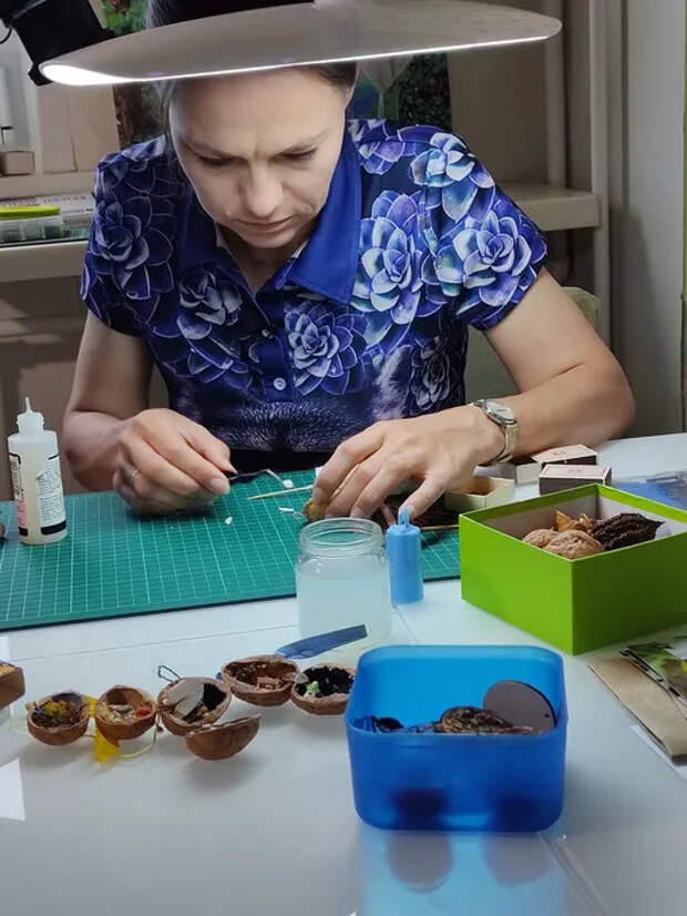 Елена Иванова за работой Елена Иванова за работой