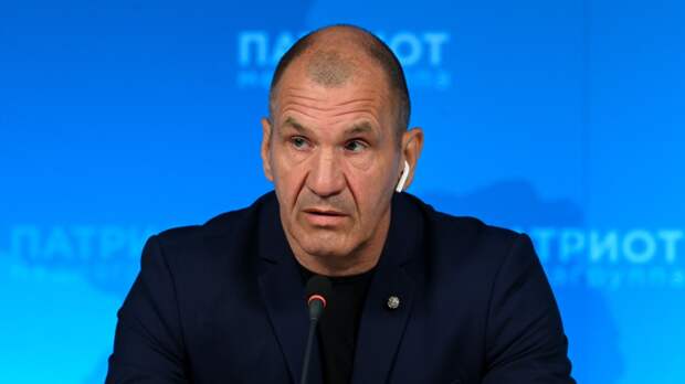 Глава ФЗНЦ призвал поддержать российских гимнасток на фоне судейского скандала
