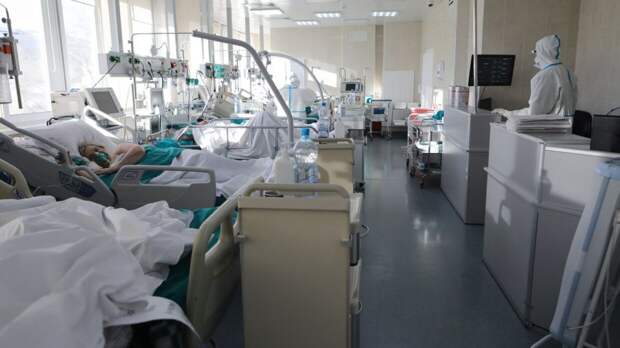 Почти 45% коек для больных коронавирусом свободны в Петербурге