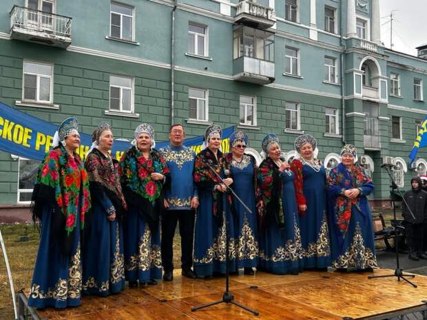 Митинг ЛДПР в Барнауле в честь Дня народного единства/фото: пресс-служба АРО ЛДПР