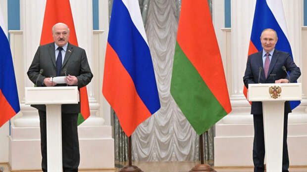 Президенты России и Белоруссии в ситуационном центре во время учения сил стратегического сдерживания РФ