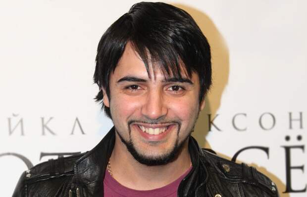 Звезда «Корней» Александр Бердников: от триумфа на сцене до многодетного отцовства и громких скандалов