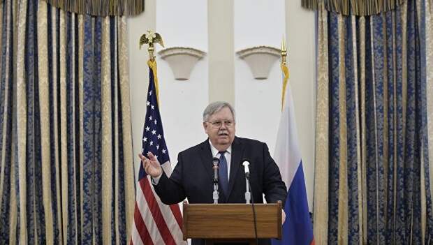 Посол США в России Джон Теффт. Архивное фото