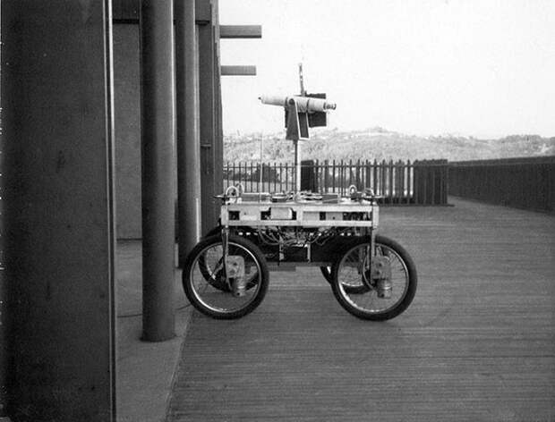 Автономные машины - от идей Леонардо к Гугломобилю