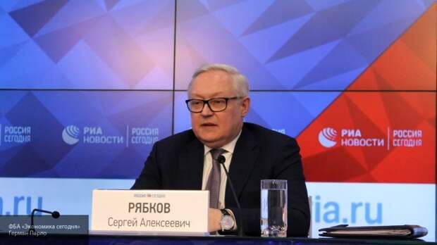 Россия уже привыкла к фейкам американских СМИ о "ЧВК Вагнера", заявил Рябков