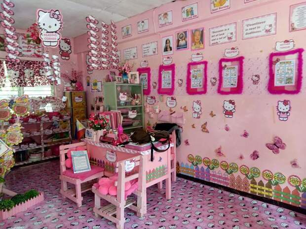 Учительница превратила обычный класс в королевство Hello Kitty