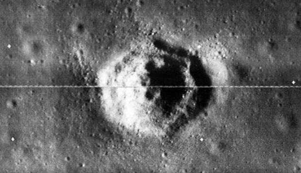 На Луне обнаружили идеально ровную шестиугольную базу пришельцев