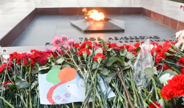 Губернатор выразил соболезнования родным погибших военных из Омской области