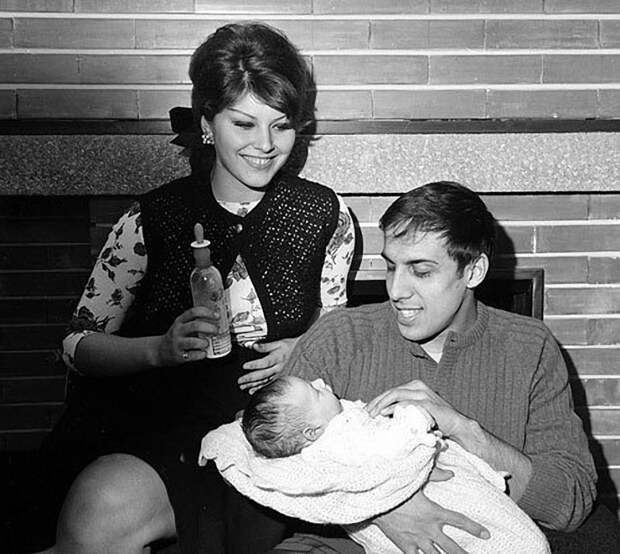 Адриано Челентано и Клаудия Мори: 50 лет вместе 161 Адриано Челентано и Клаудия Мори: 50 лет вместе