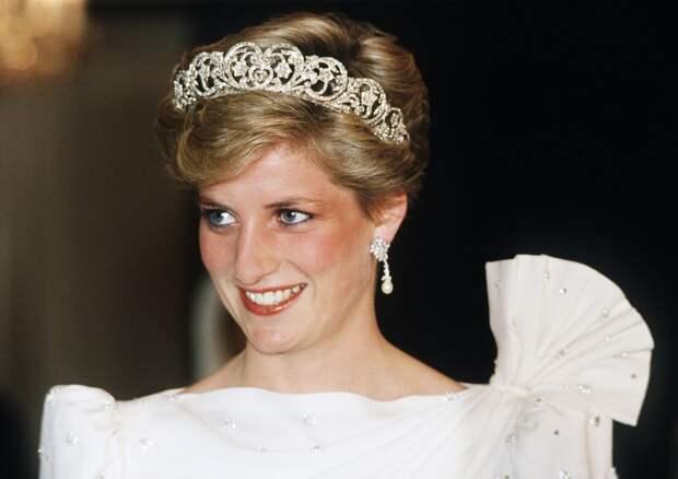 10 Actresses We Can Totally See Playing Princess Diana on The Crown
